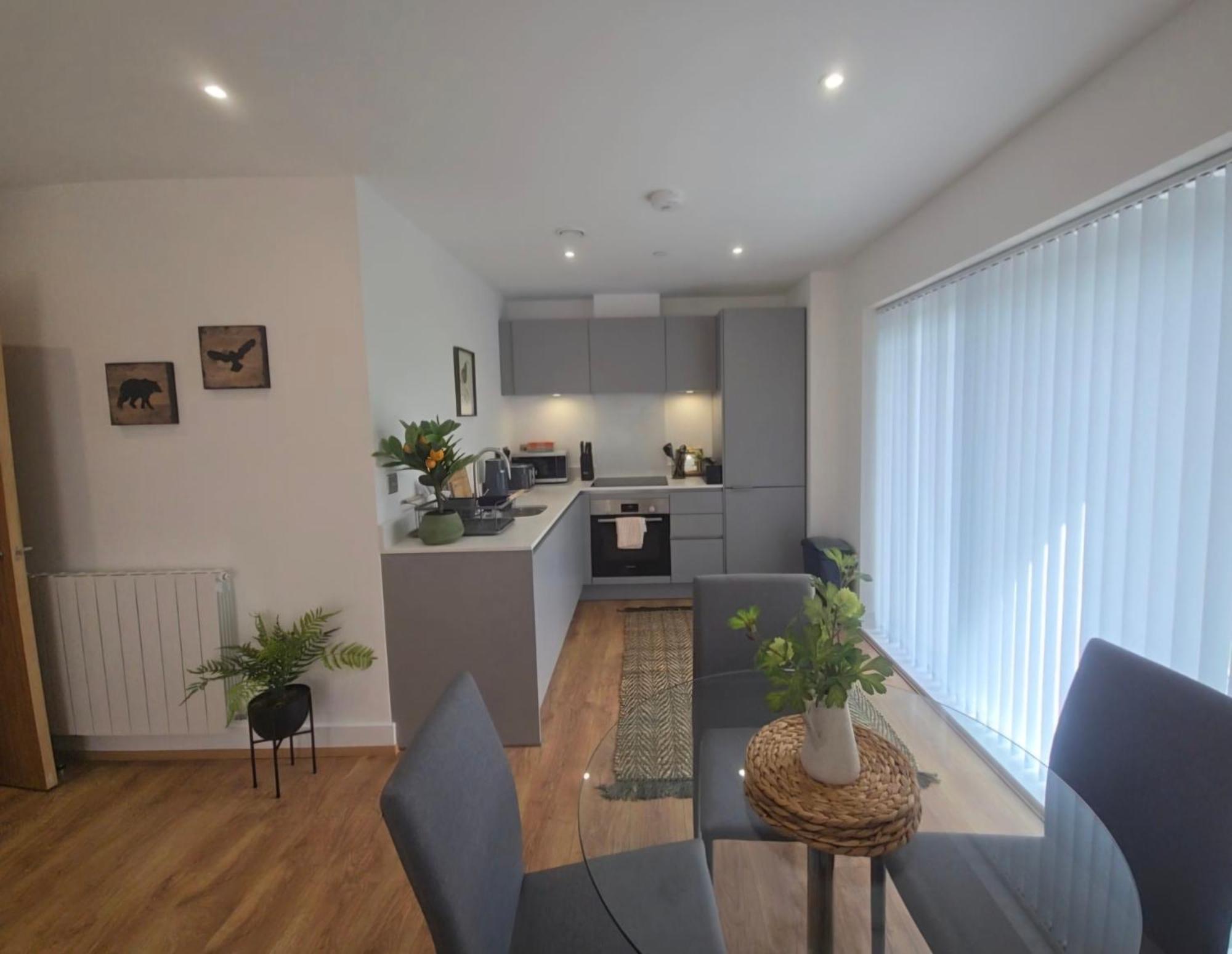 Snuggle Inn: Riverside Apartments with Thames Views London Exterior photo
